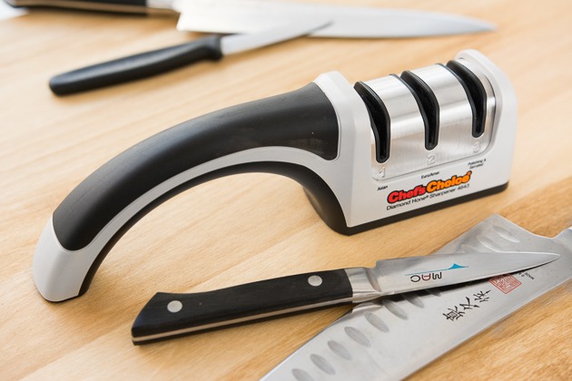 KitchenIQ Diamond Manual Knife Sharpener